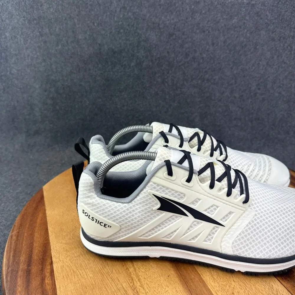 Altra Solstice XT Men's Size 9 White Mesh Running Sneakers Barely Worn